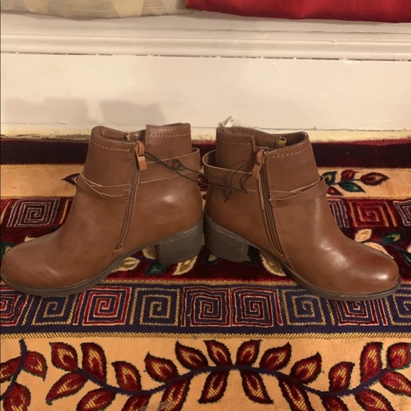 Women’s brown boots size 8 - Picture 4 of 5